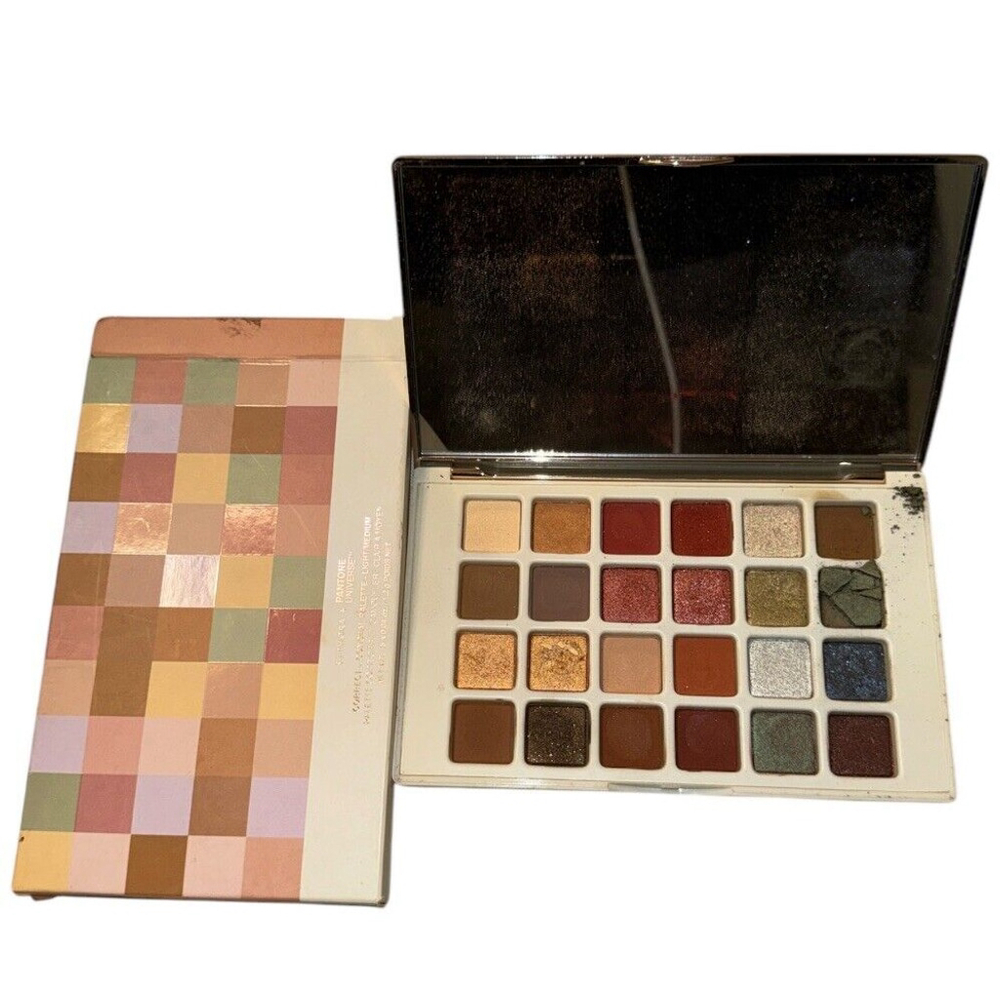 SEPHORA + Pantone Universe Eye Shadow Palette Facets of Marsala Product Fell